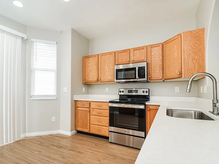 1040 York Dr — Photo 9