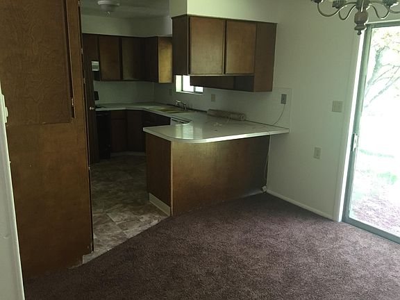 2nd image of 2040 S Saint Clair Ave