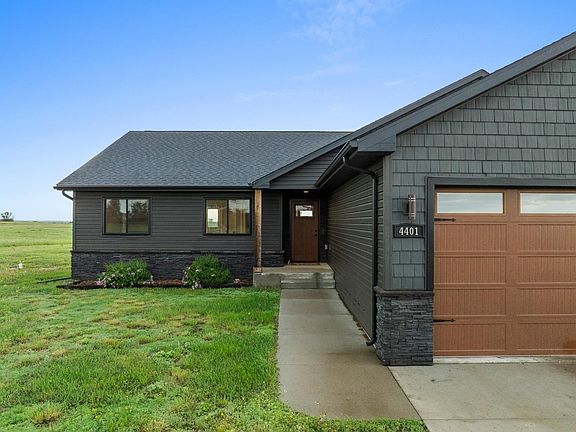 3rd image of 4401 24th St SE