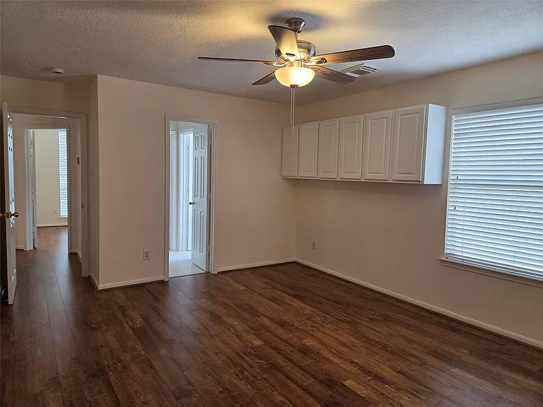 4306 Lakeside Meadow Dr — Photo 33
