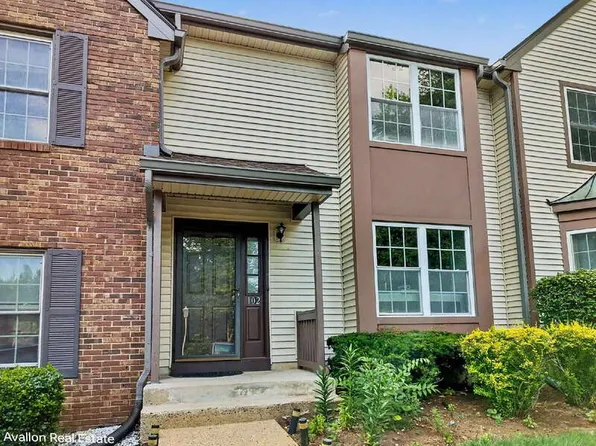 102 Appletree Ct, Monmouth Junction, NJ 08852