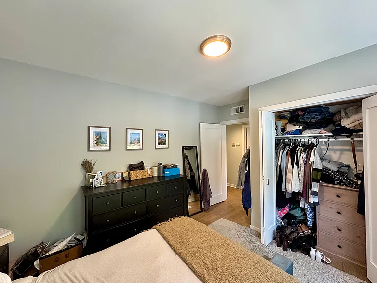2022 W Division St #2B — Photo 15