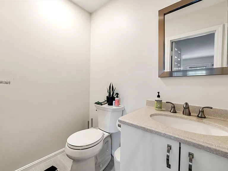 54 Crescent Ave #L — Photo 13
