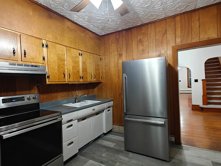 118 Shaw Ave — Photo 32