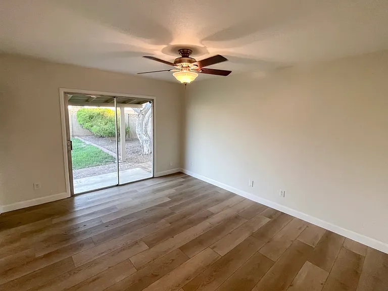 1507 E Palmcroft Dr — Photo 10