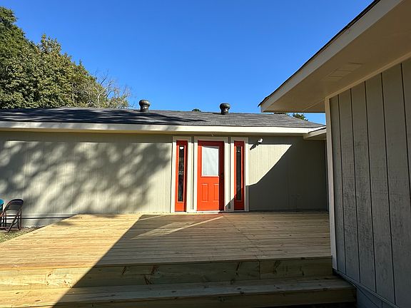 2nd image of 6004 Holly St