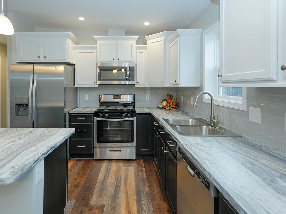 1st image of 1015 English Primrose Ave