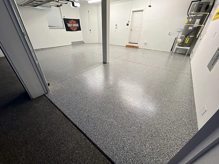 3 bay 630sq ft insulated and heated