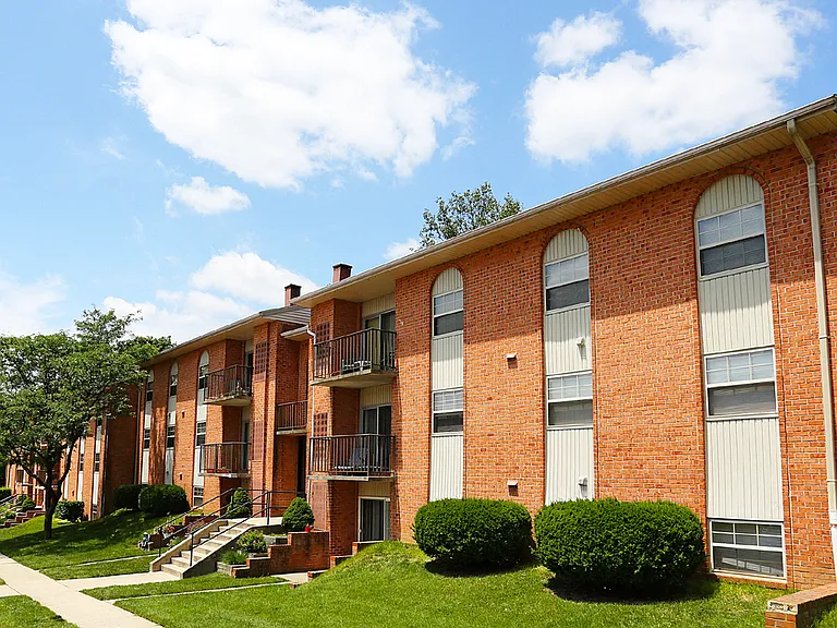 Cub Hill Apartments — Photo 25