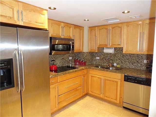 2nd image of 5005 Collins Ave APT 418