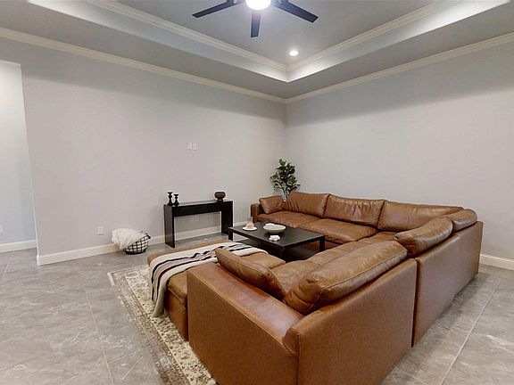 3rd image of 2615 San Gabriel Dr