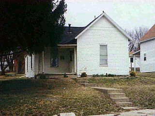 1st image of 218 E Muntz St
