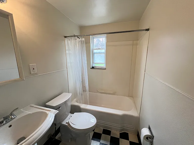 771 Cooke Dr #5 — Photo 5