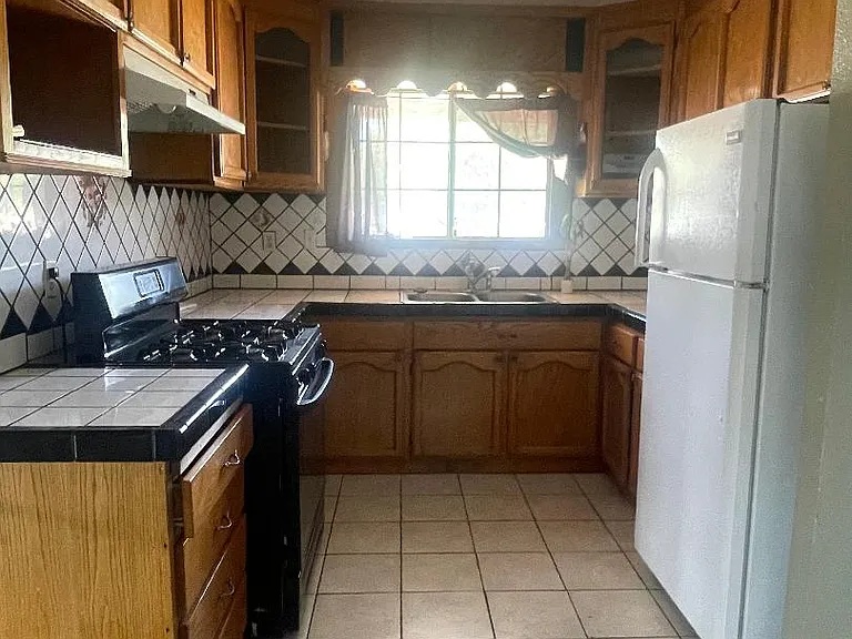 669 Adagio Way — Photo 3