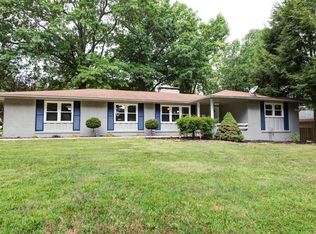 2923 S Chantilly Ln, Springfield, MO 65804