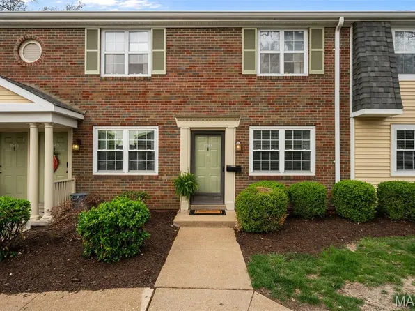 1541 E Swan Cir, Saint Louis, MO 63144