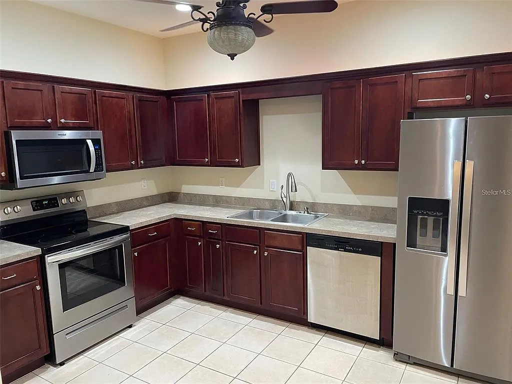 2 bed, 2.0 bath, 1518 sqft, $1,895 — Photo 3