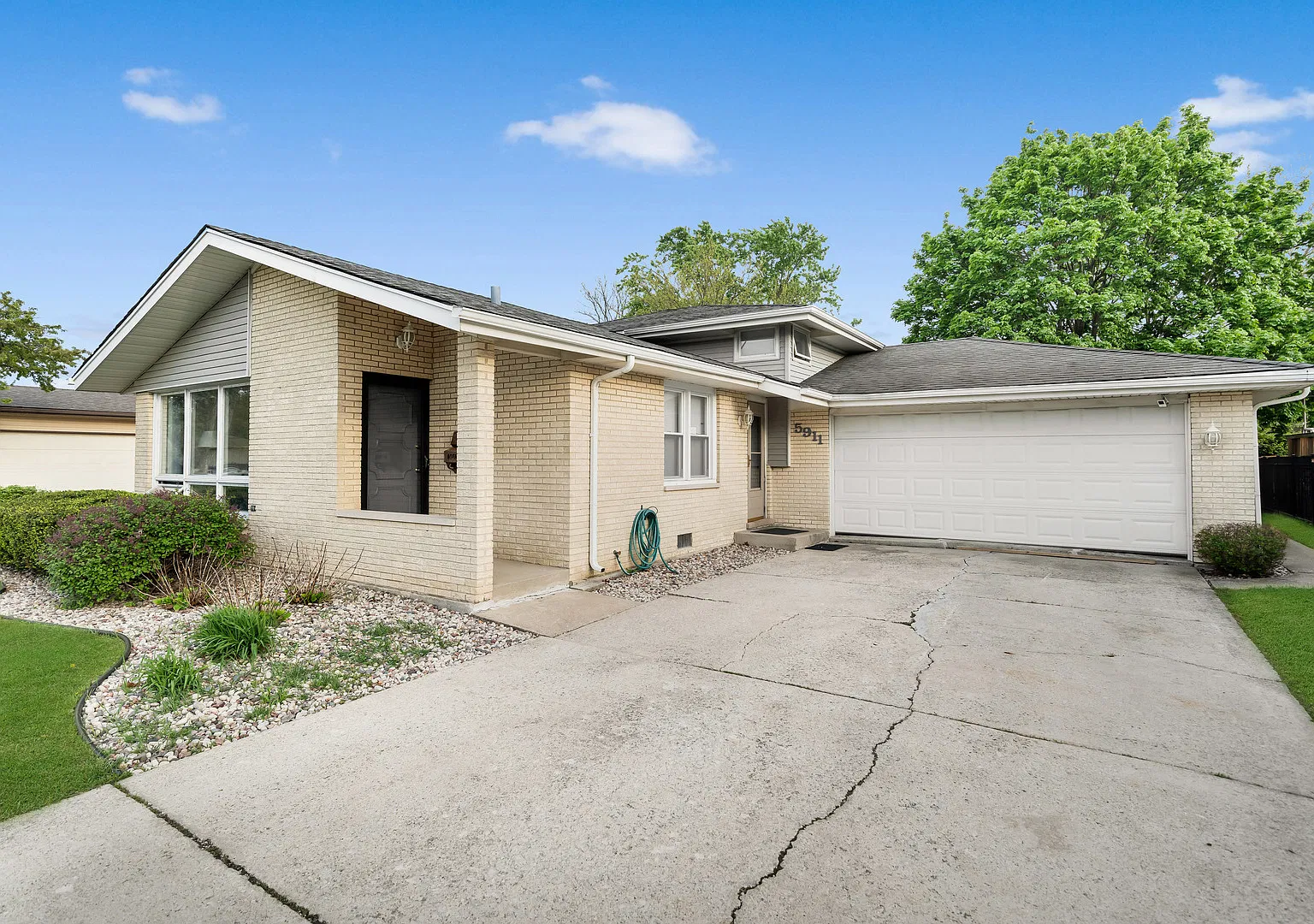 3 bed, 1258 sqft, $2,800 — Photo 2