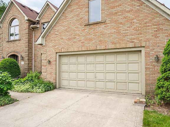 4th image of 1127 Blue Heron Dr
