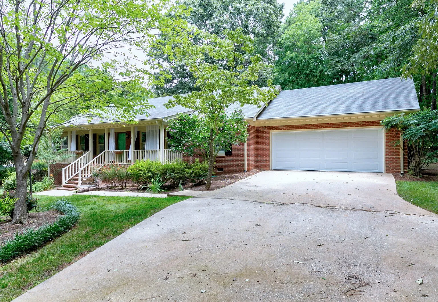 3 bed, 2.0 bath, 1798 sqft, $2,500 — Photo 3