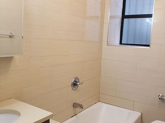 3rd image of 515 Cathedral Pkwy #1SN