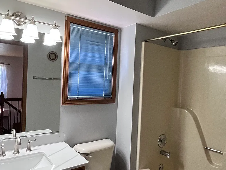 1010 N Ashbury Ave — Photo 18