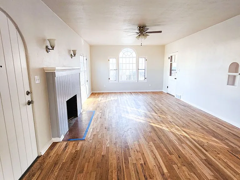 1007 S Ivy St — Photo 3