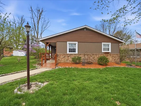 208 NW Madison St, Hopedale, IL 61747