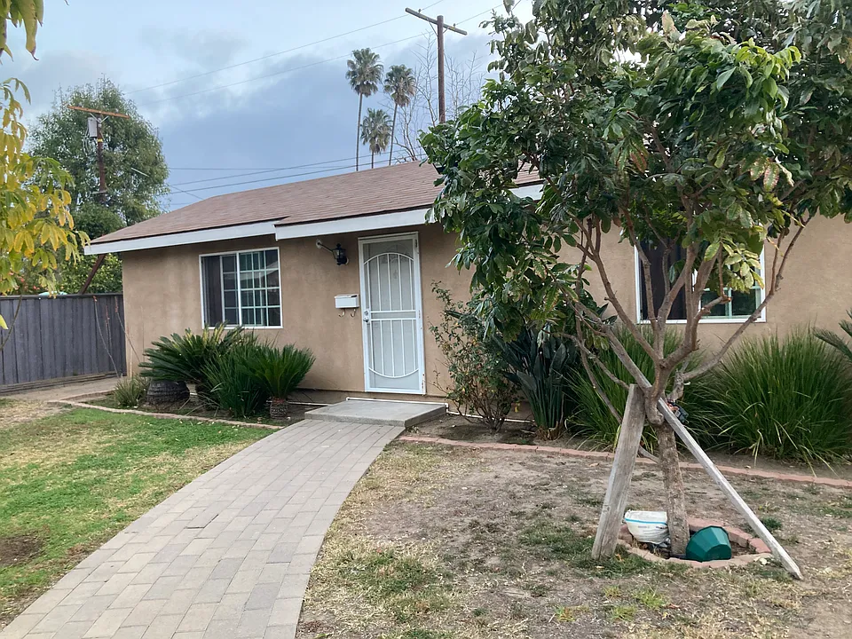 9158 Gothic Ave