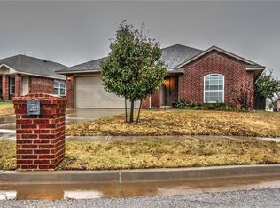 19633 Rondo Dr, Edmond, OK 73012