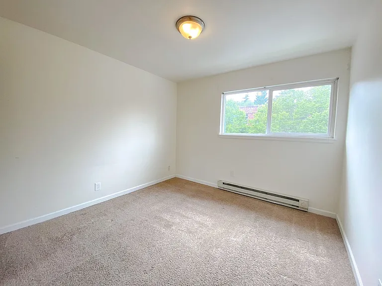 424 19th Ave E — Photo 24
