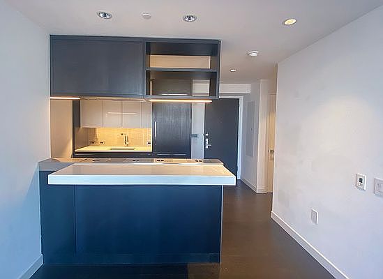 4th image of 1 Manhattan Sq #37F