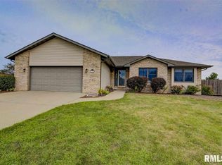1215 Sarasota Ct, Chatham, IL 62629