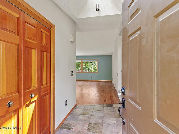 4th image of 2916 E Harrison Ave