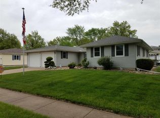 1414 Rosehill Ave, Camanche, IA 52730