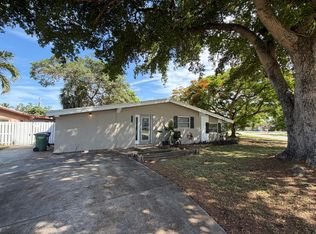 5572 SW 6th Ct, Pompano Beach, FL 33068