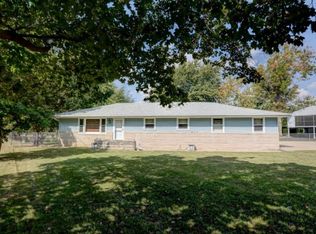 3811 N Burchard Dr, Decatur, IL 62526