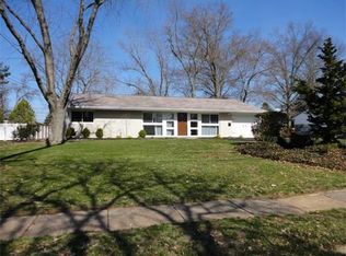 8 Cranston Rd, Kendall Park, NJ 08824