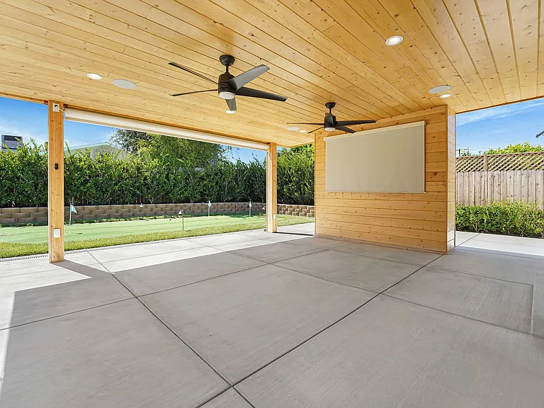 7741 Variel Ave — Photo 14