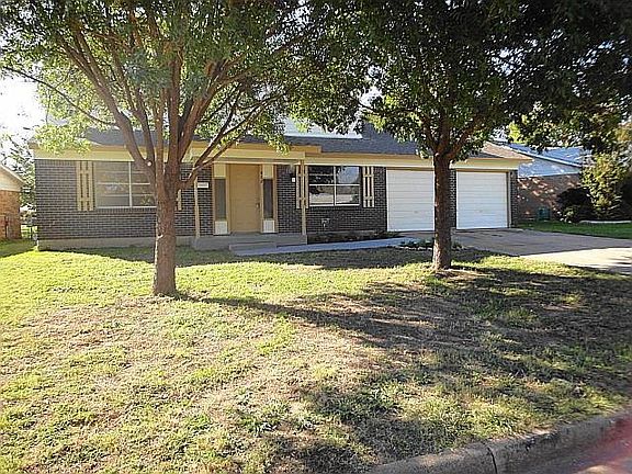 5th image of 412 Thompson Dr
