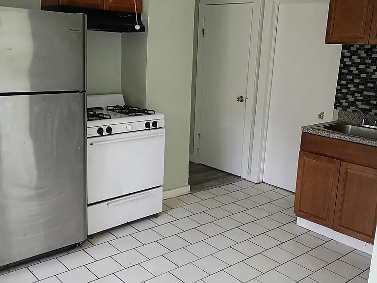 6 Tracy St #2 — Photo 3