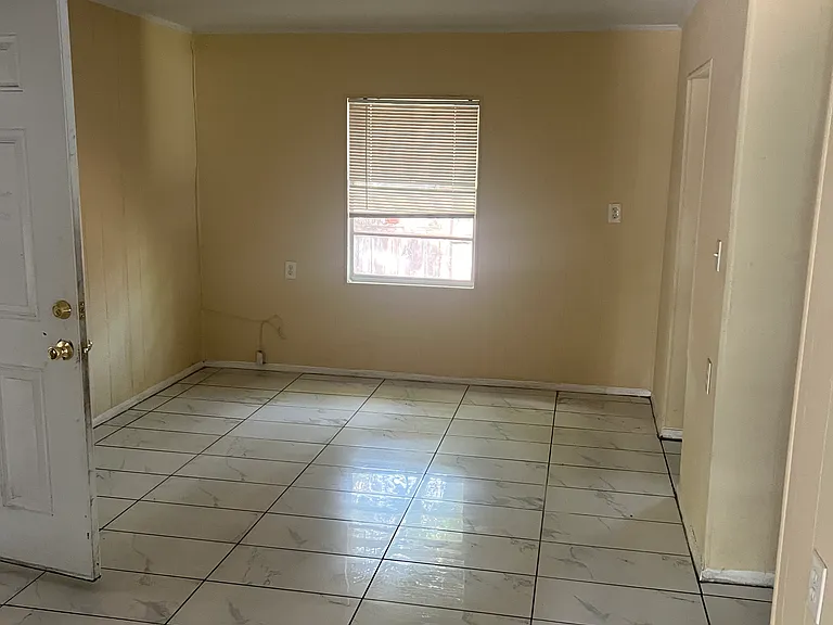 436 Springfield Ct N — Photo 7