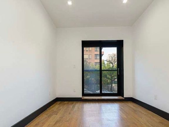 3rd image of 562 Park Pl #2FF