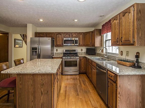 2nd image of 388 Windemere Dr