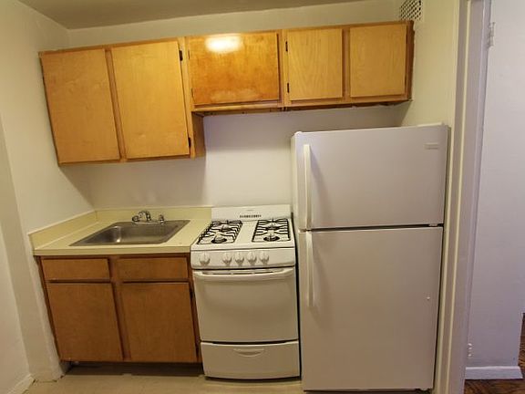 5th image of 18311 Hillside Ave APT 10O