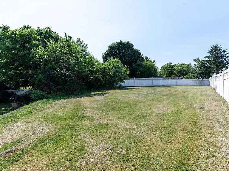 6350 Robin Ln — Photo 33