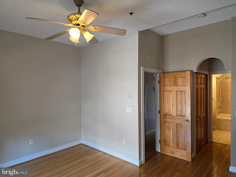 704 S Bond St — Photo 23