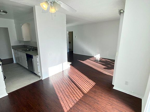 *Photos are of model unit* Actual units may vary slightly.