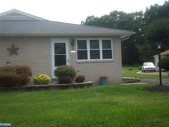 2nd image of 123 Elmtowne Blvd
