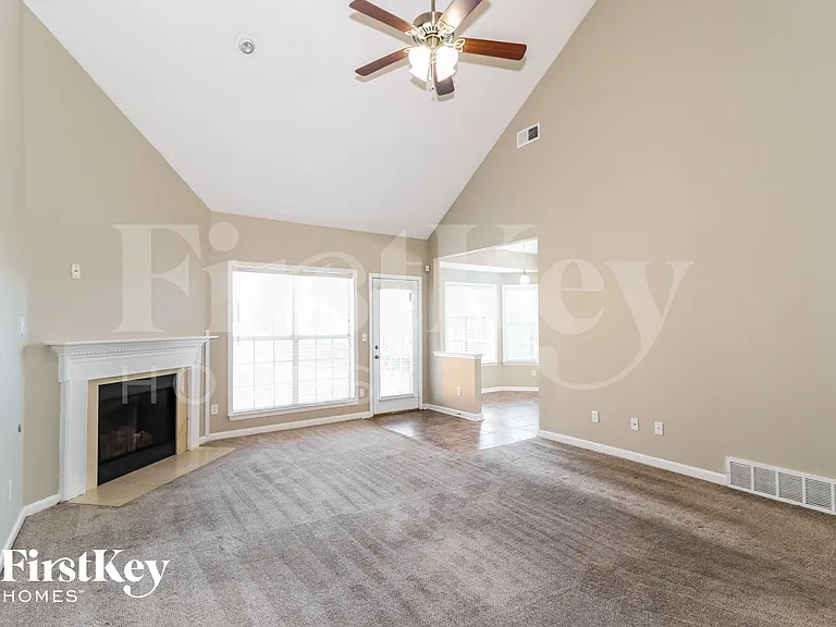 1088 Red Fern Cir W — Photo 3